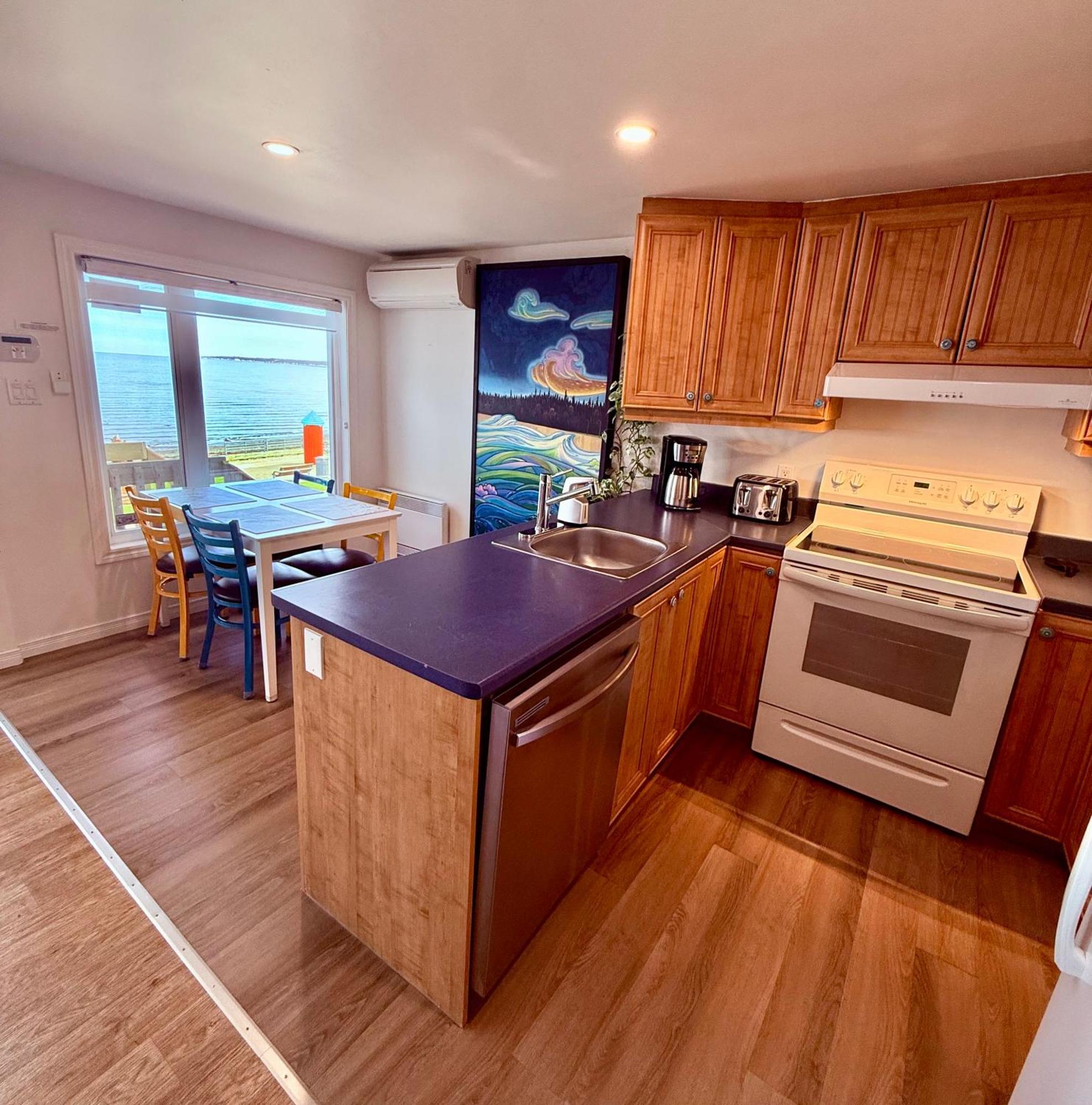 L'Appat Buvette Et Couchette De Sainte-Luce - Appartements De Vacances Modernes, Calmes Et Ressourcant Sur Le Fleuve Extérieur photo